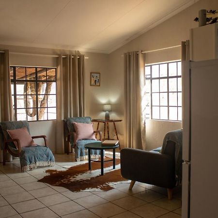 Hello Kruger Hideaway Cottage & Skilpad Studio Marloth Park Exteriör bild