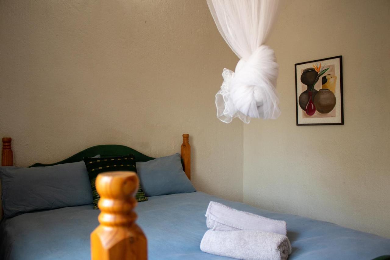 Hello Kruger Hideaway Cottage & Skilpad Studio Marloth Park Exteriör bild